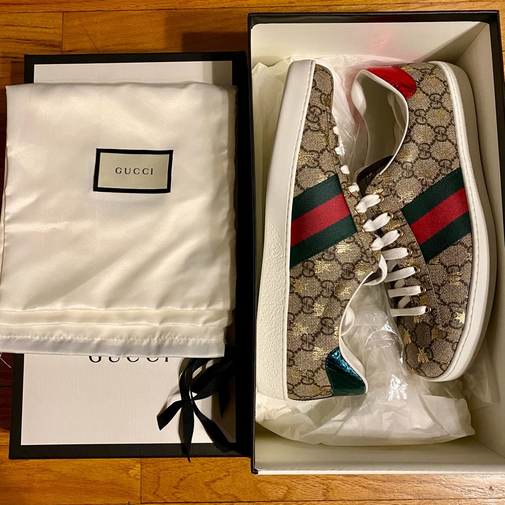 Gucci Beige Sneakers with Red and Green Stripes